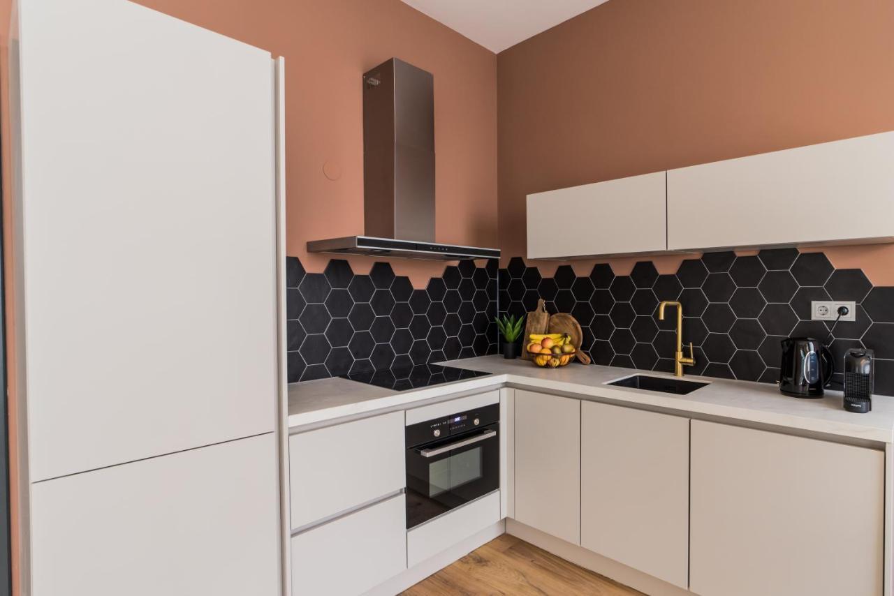 Excellent Listing 'Shiraz' Apartment Хага Екстериор снимка